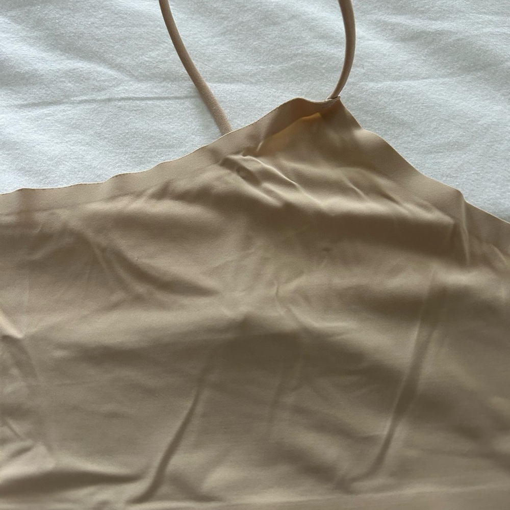 SKIMS Nude Bandeau - Picture 3 of 6